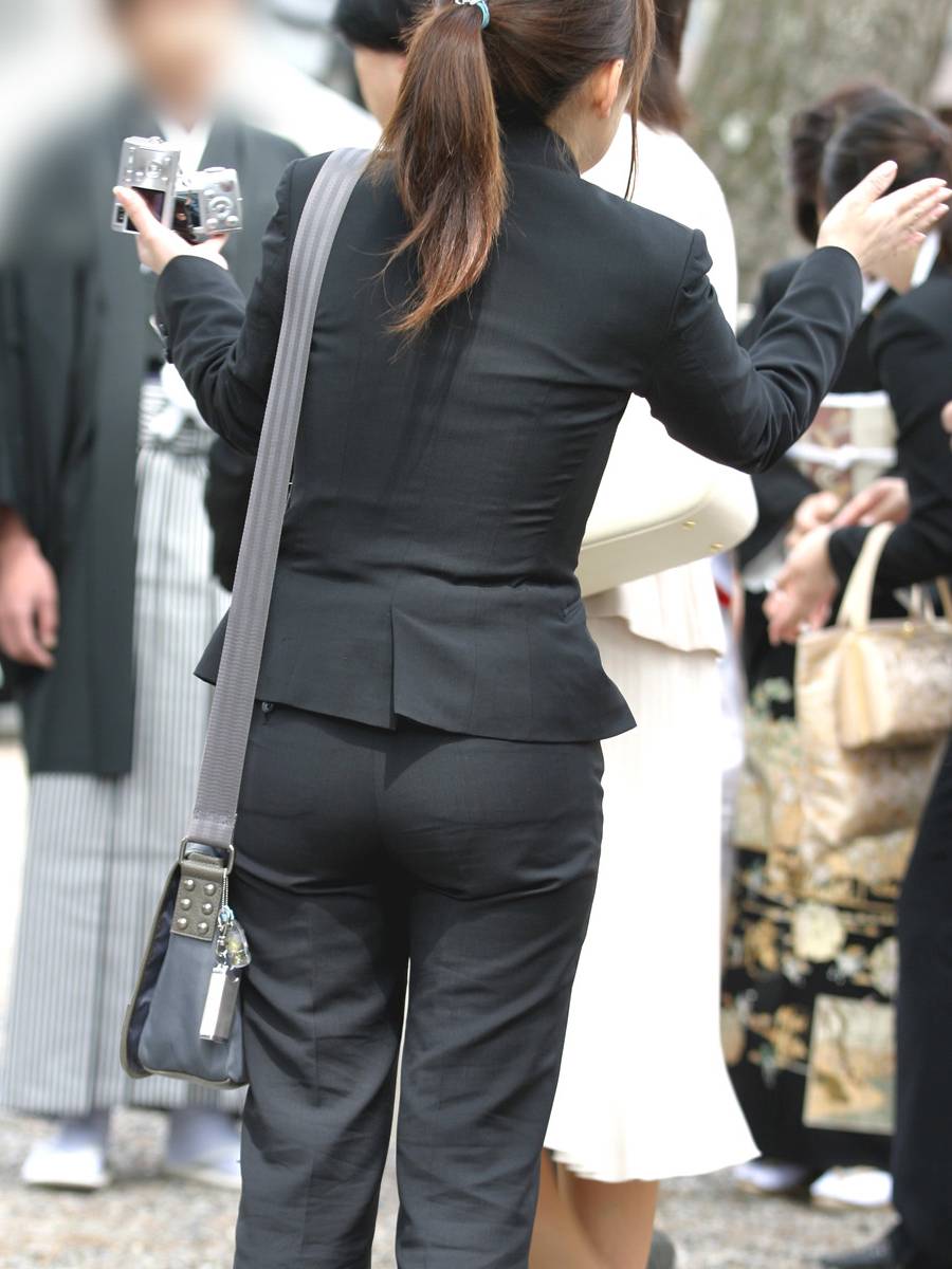 街撮り_パンティライン_素人03