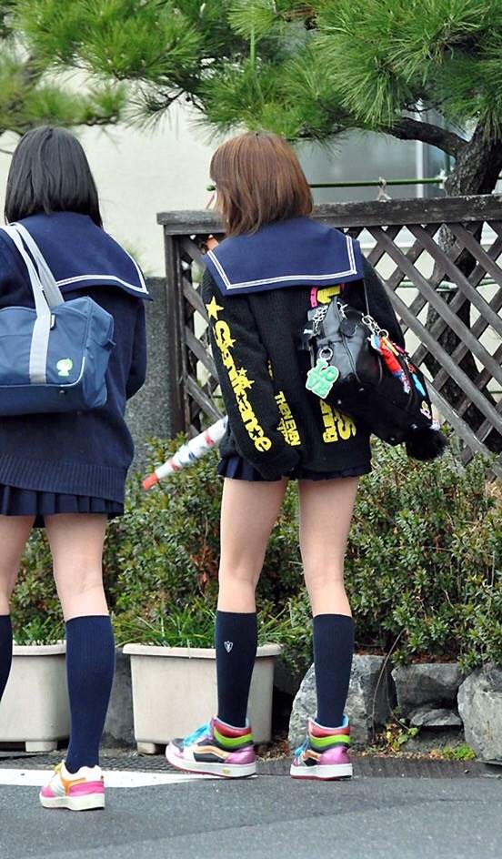 JK_街撮り_美脚生足11