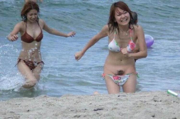 素人_海プール_水着ポロリ事故13