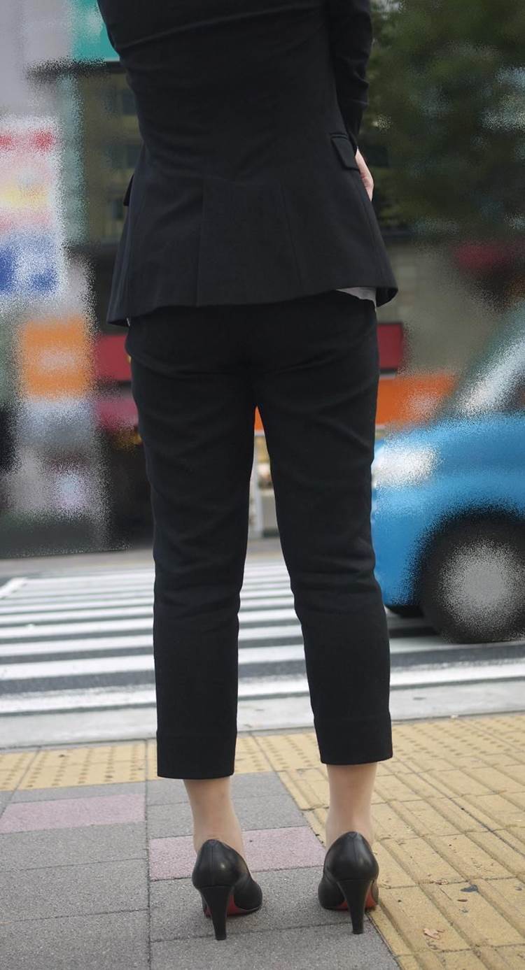 素人_OL_黒パンツ_街撮り_盗撮_エロ画像03