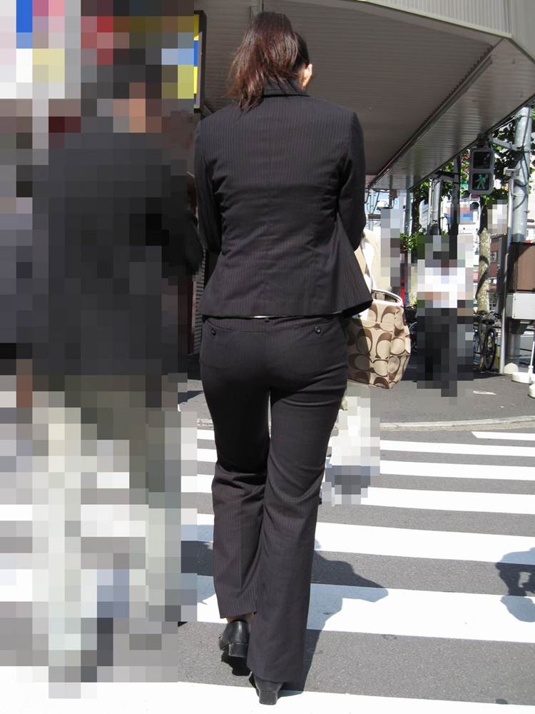 素人_OL_黒パンツ_街撮り_盗撮_エロ画像12