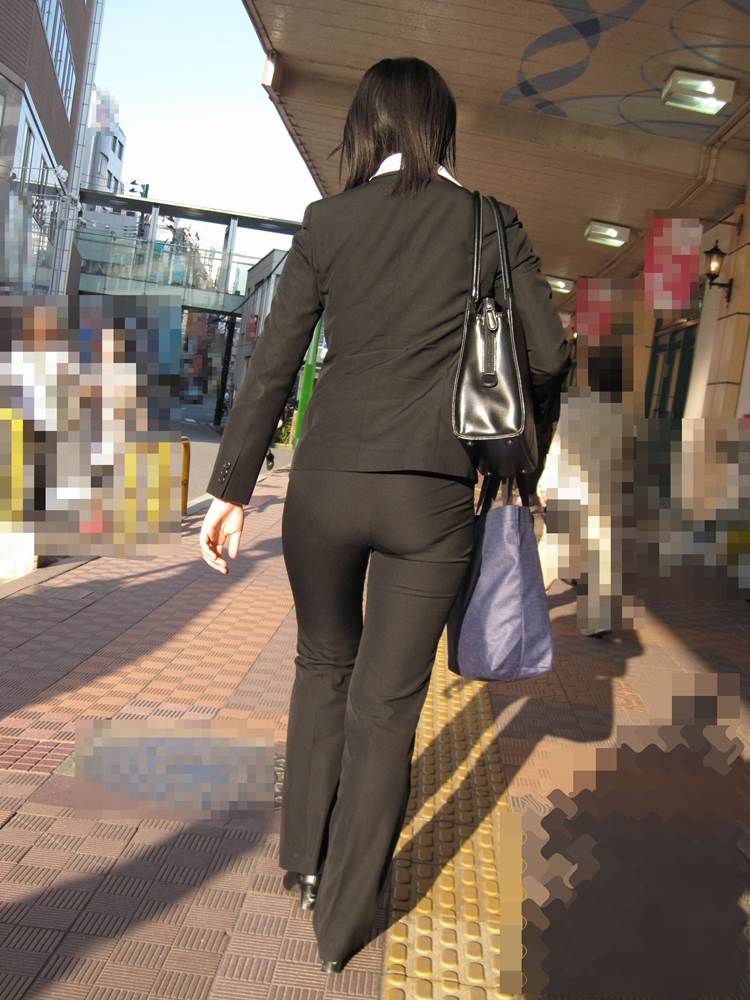 素人_OL_黒パンツ_街撮り_盗撮_エロ画像21