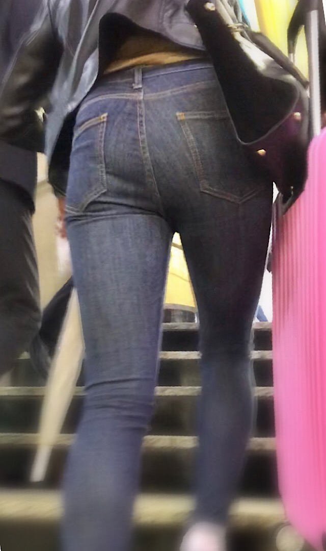 スキニージーンズ_素人_街撮り_盗撮_エロ画像13