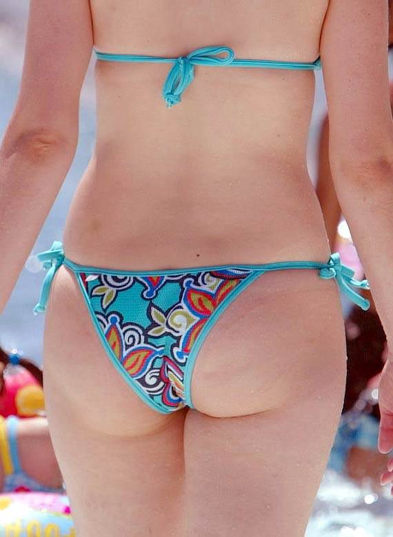 素人_水着_ハミ尻_接写_盗撮_エロ画像01