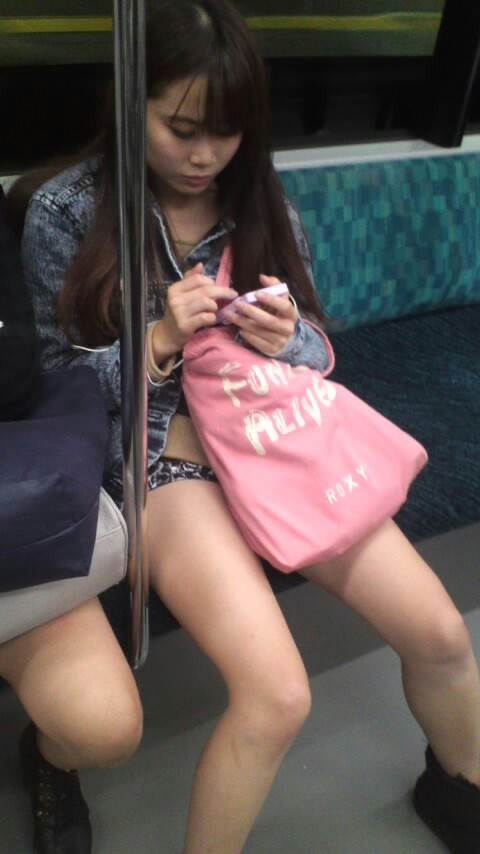 電車_ショーパン_盗撮_エロ画像06
