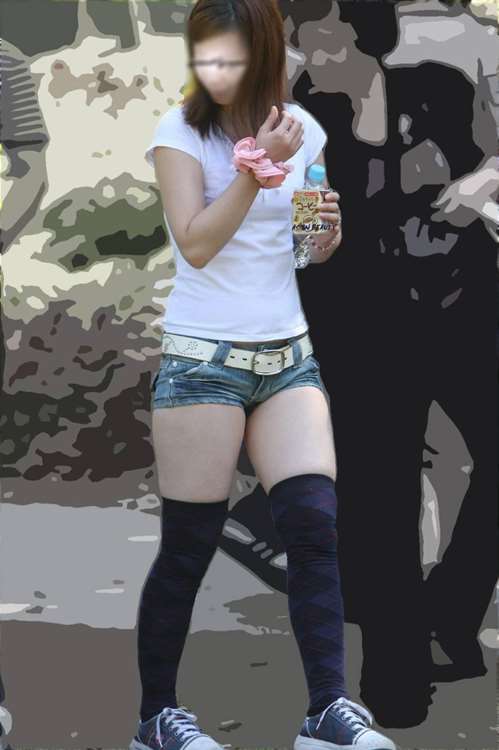 ホットパンツ_太もも_街撮り01