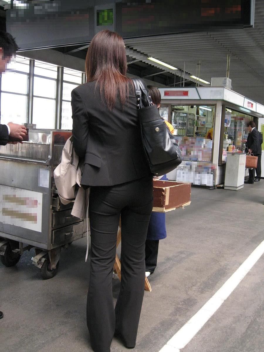 街撮り_パンティライン_素人06