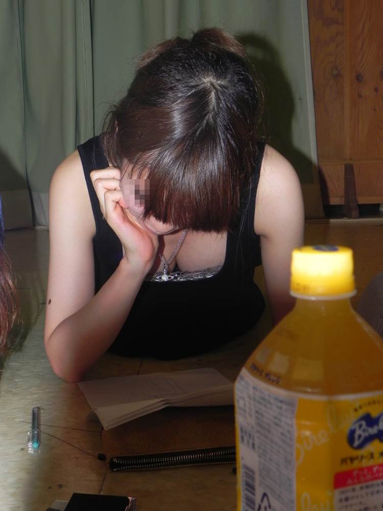 素人_胸チラ_盗撮10