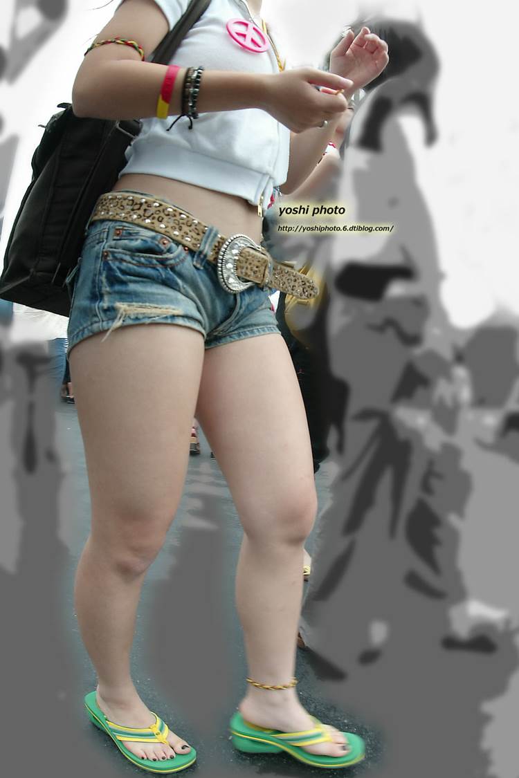 デニムホットパンツ_太もも_街撮り盗撮18