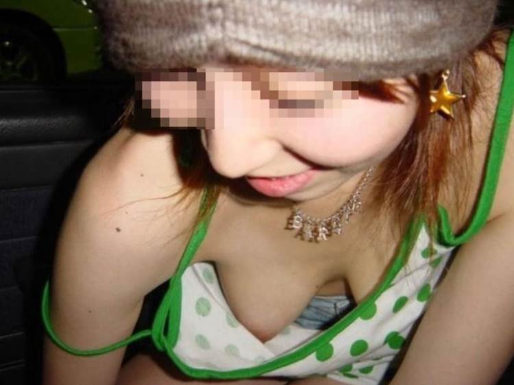胸チラ_乳首ポロリ_盗撮14