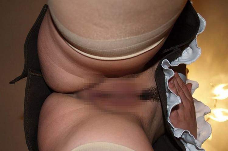 逆さ撮り_ノーパン_おまんこ丸見え03