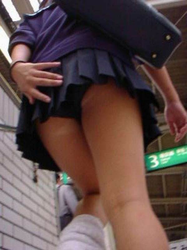 JK_黒パンツ_パンチラ_街撮り盗撮18