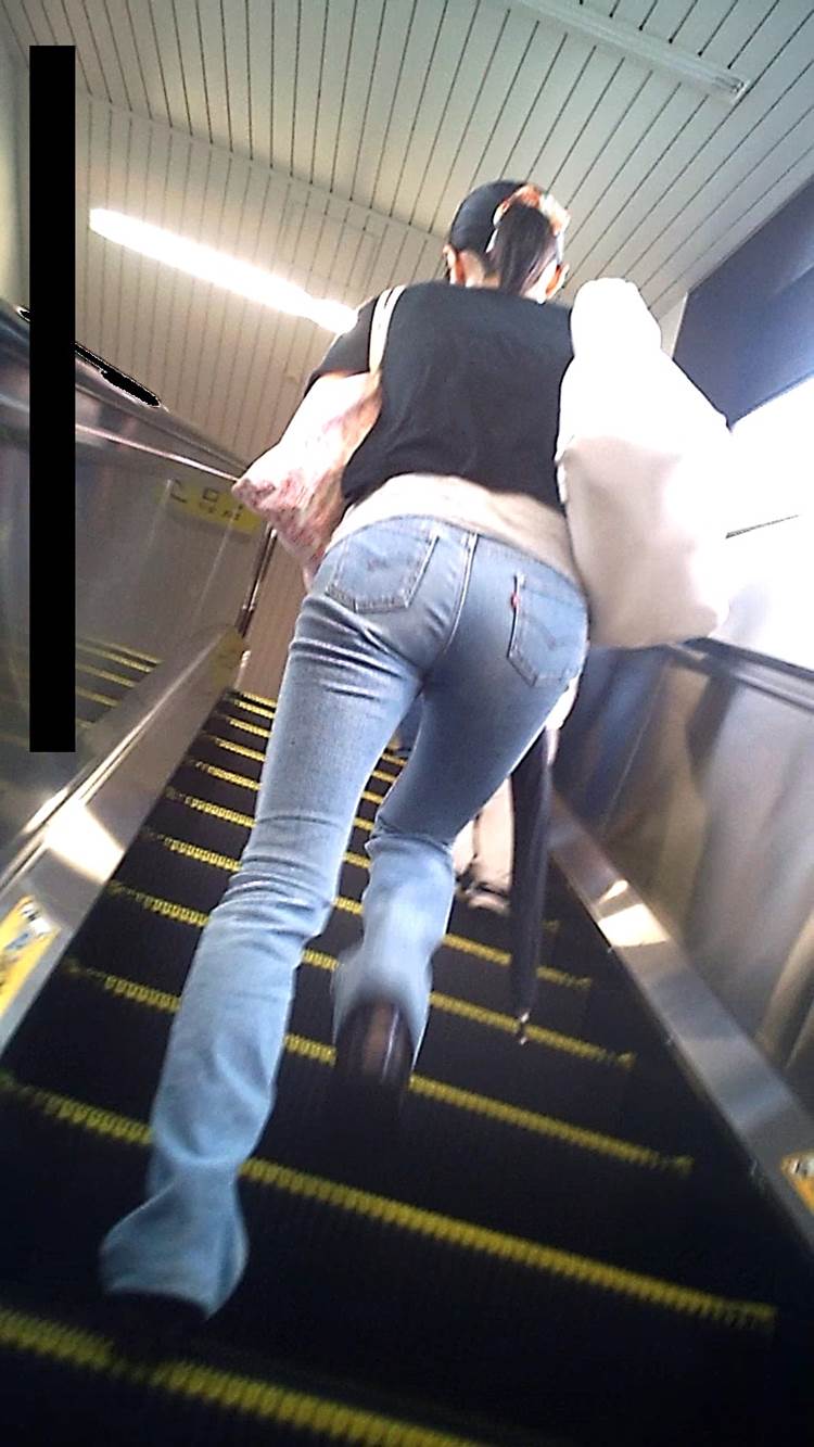 デニム_Gパン_デカ尻_街撮り盗撮09