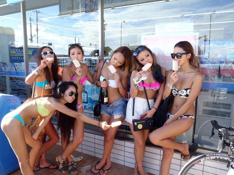 素人ギャル_水着_集合写真03