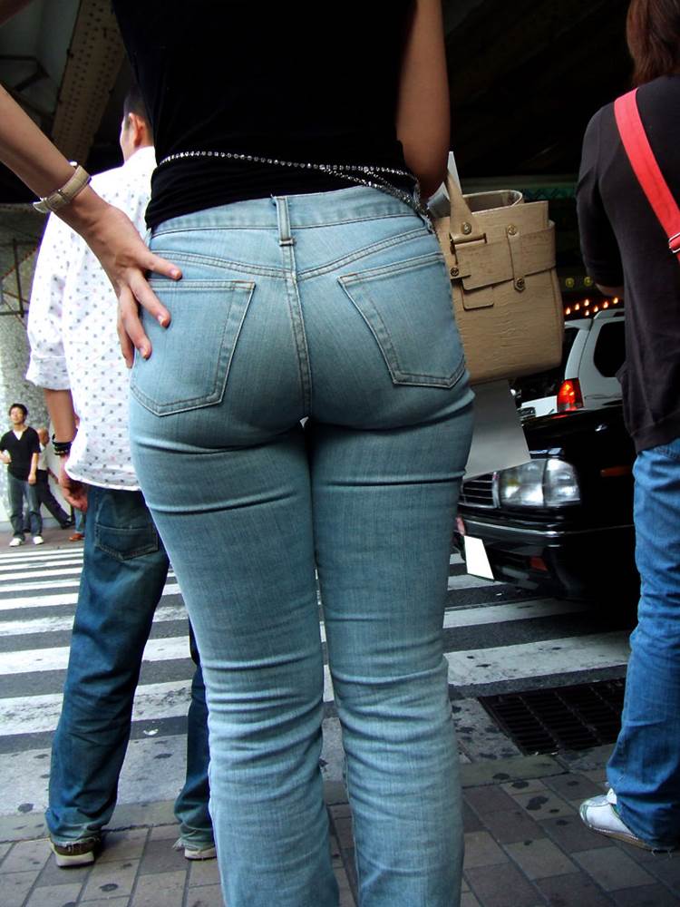スキニージーンズ_デカ尻_街撮り盗撮01