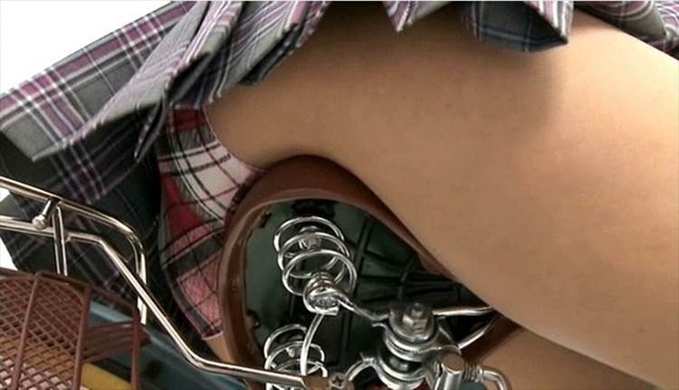 JK_自転車_ローアングルパンチラ14