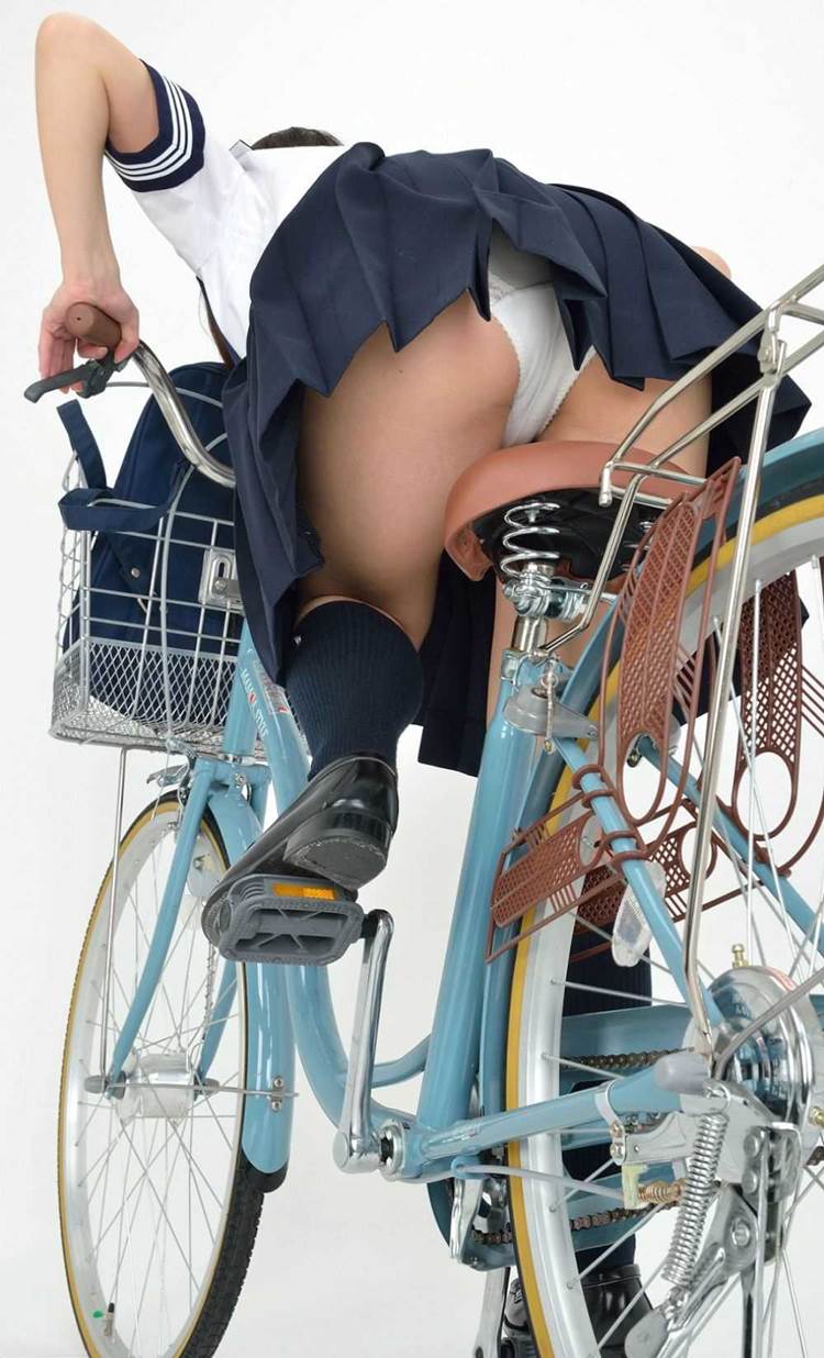 JK_自転車_ローアングルパンチラ18