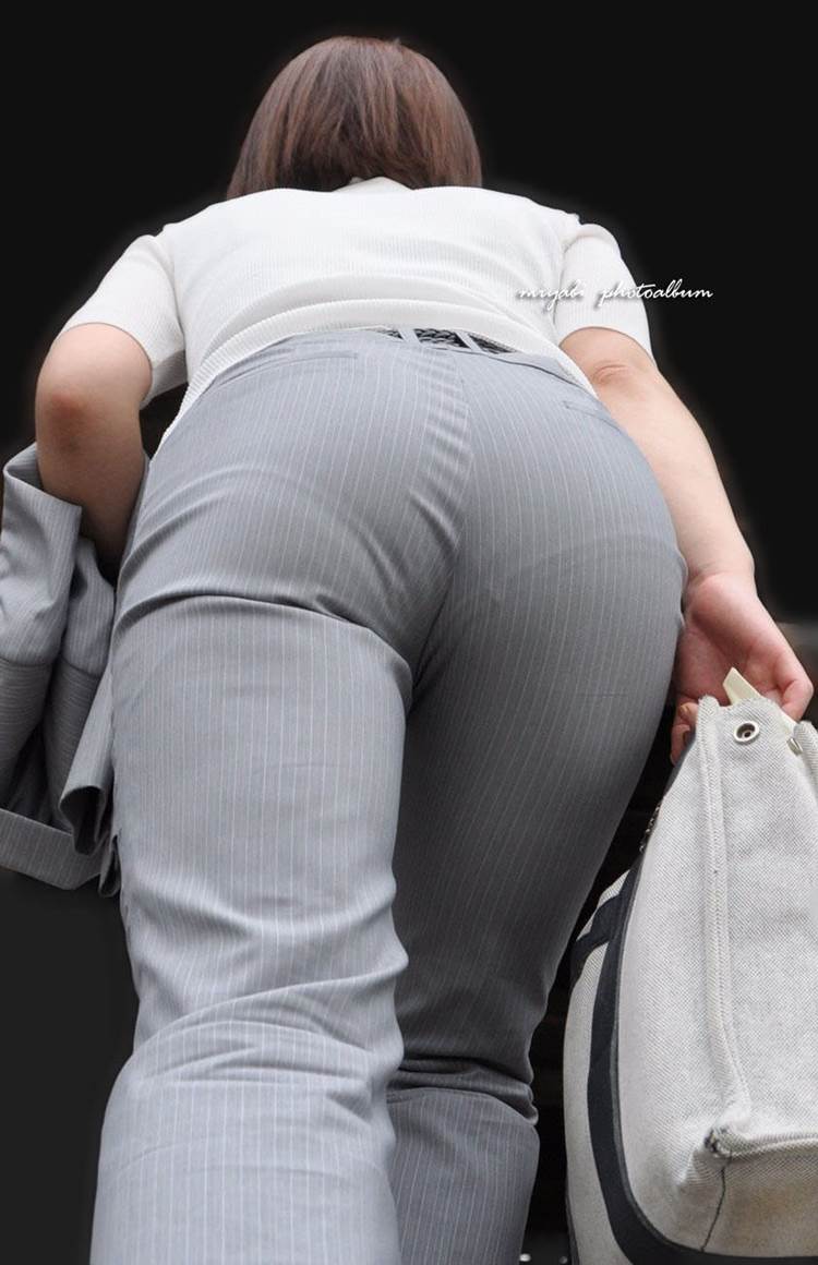 OL_グレーパンツ_デカ尻_街撮り_エロ画像03