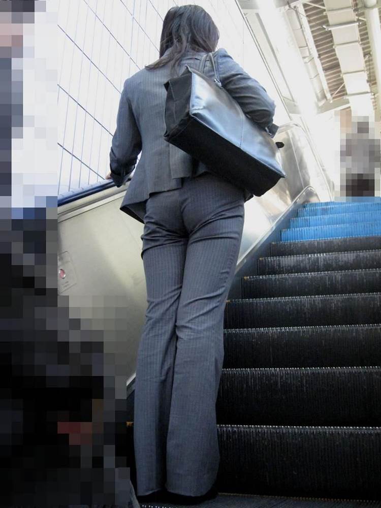 OL_グレーパンツ_小尻_街撮り_エロ画像15