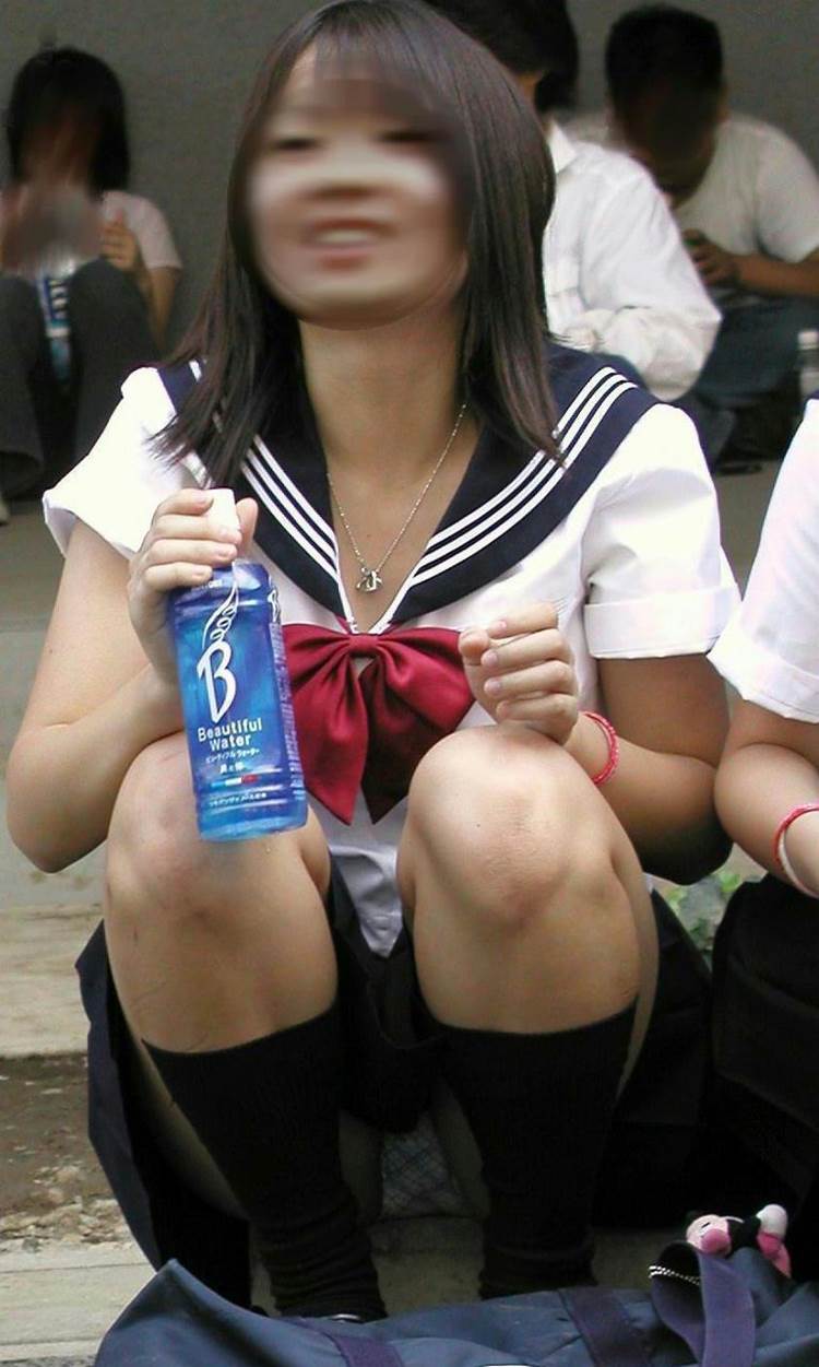 JK_パンチラ_盗撮_エロ画像02