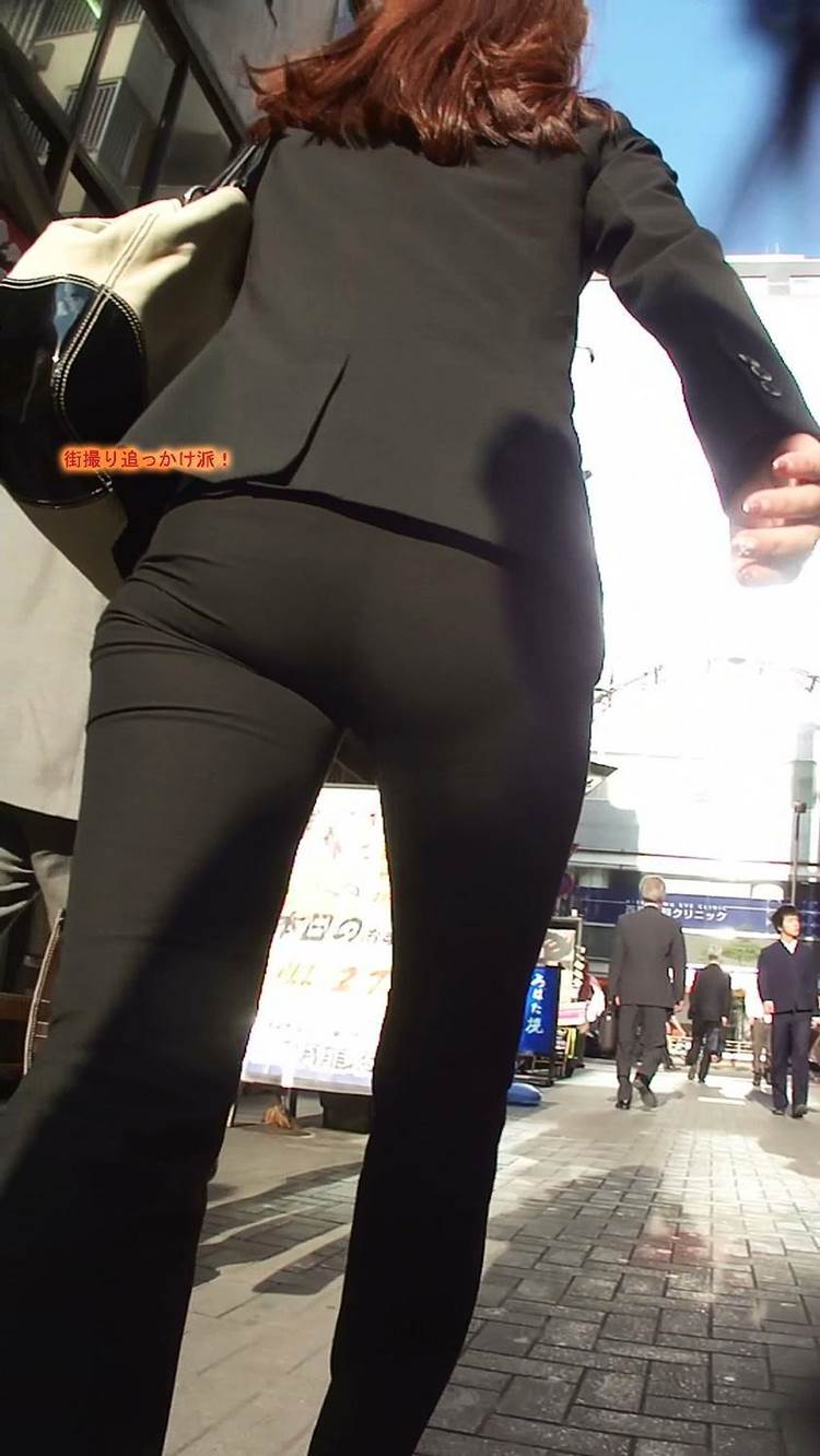 素人_OL_黒パンツ_街撮り_盗撮_エロ画像02