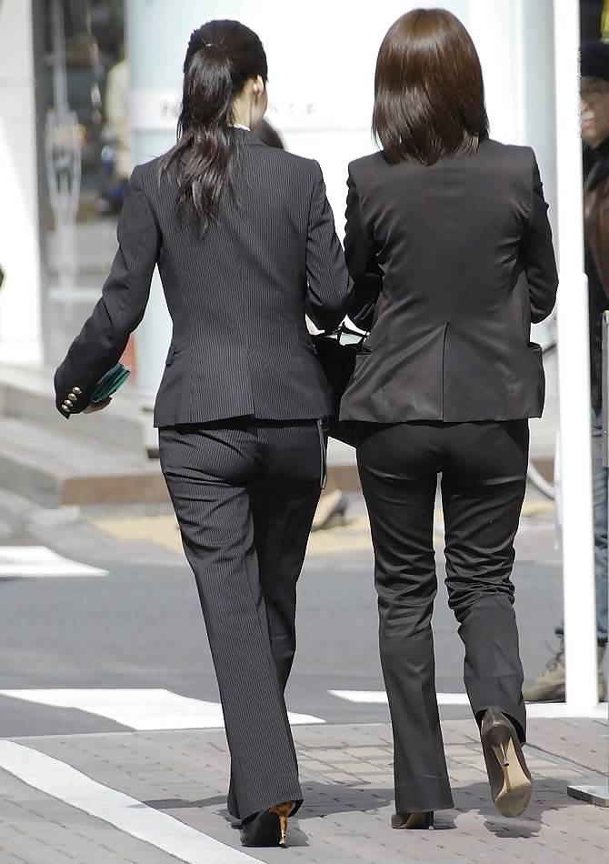 素人_OL_黒パンツ_街撮り_盗撮_エロ画像16