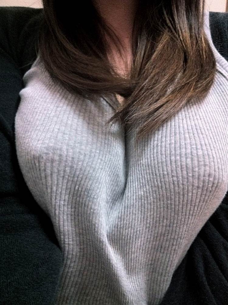 着衣巨乳_ニット_自撮り_エロ画像10