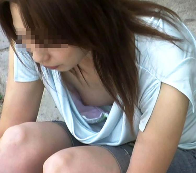 貧乳_胸チラ_乳首_盗撮_エロ画像12