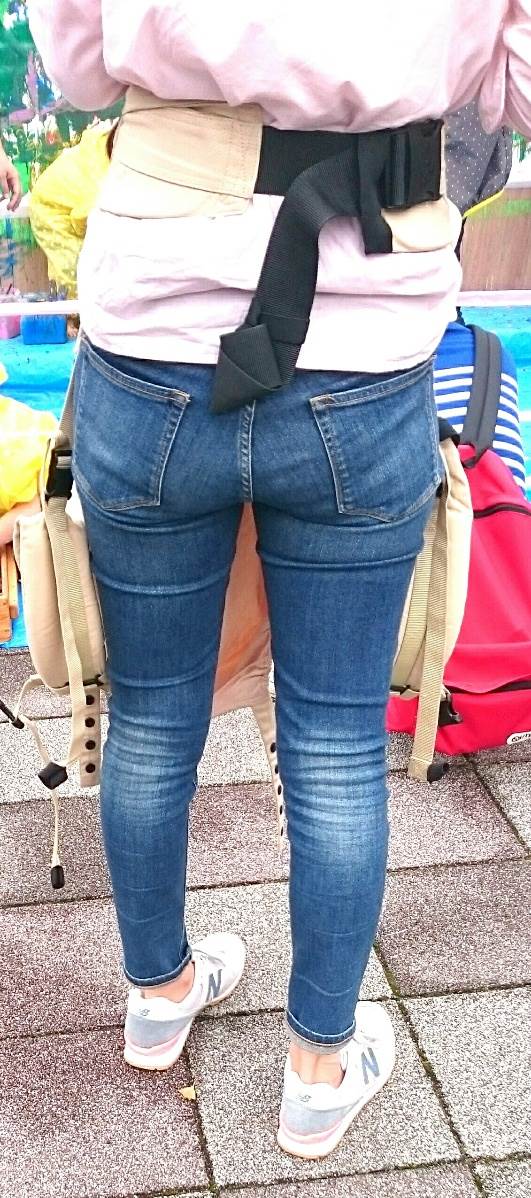 素人_デニムパンツ_街撮り_盗撮_エロ画像10