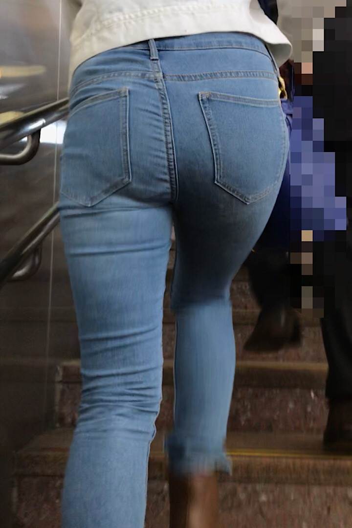 素人_デニムパンツ_街撮り_盗撮_エロ画像15