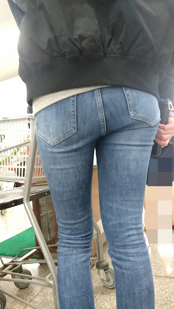 スキニージーンズ_素人_街撮り_盗撮_エロ画像11