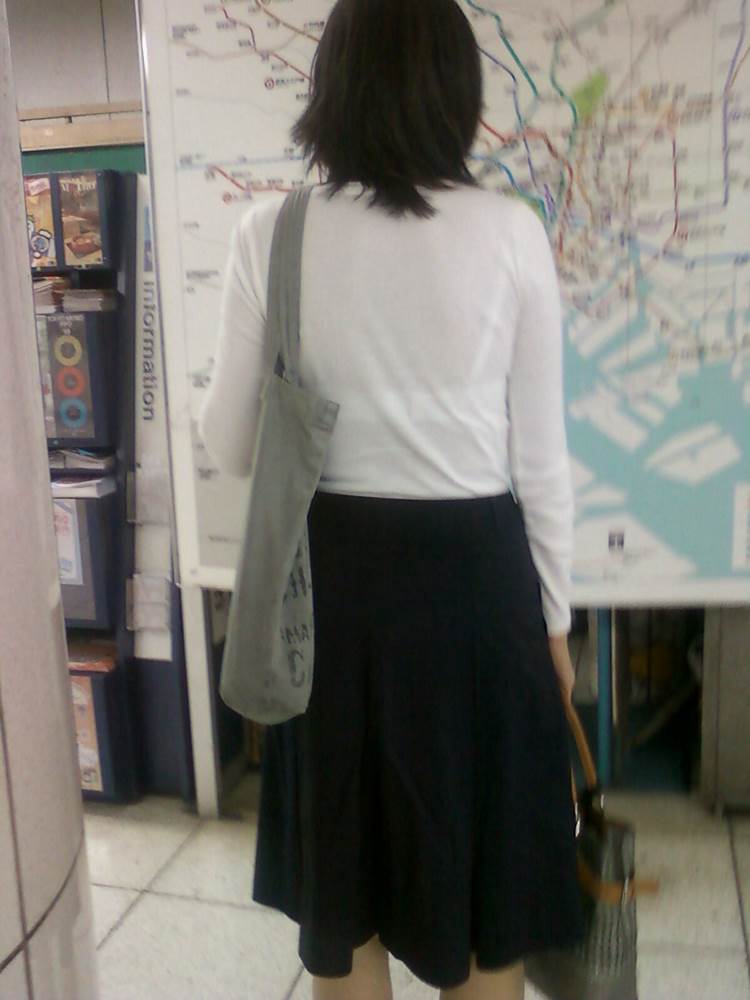 人妻_素人_透けブラ_街撮り_盗撮_エロ画像06