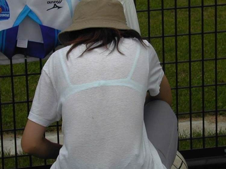 人妻_素人_透けブラ_街撮り_盗撮_エロ画像15