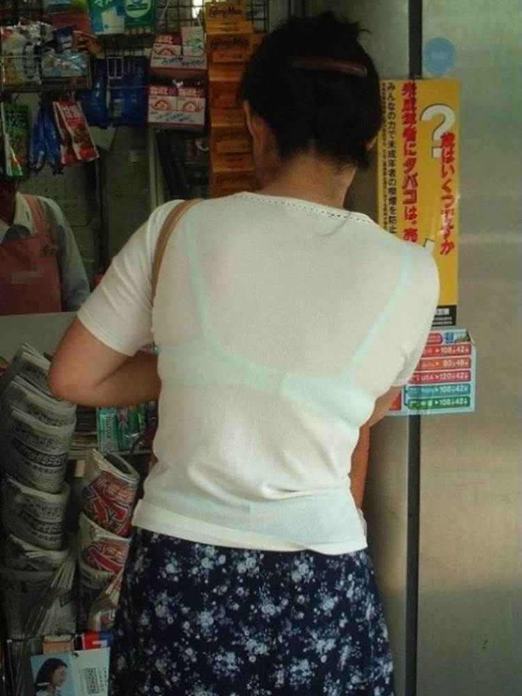 人妻_素人_透けブラ_街撮り_盗撮_エロ画像10