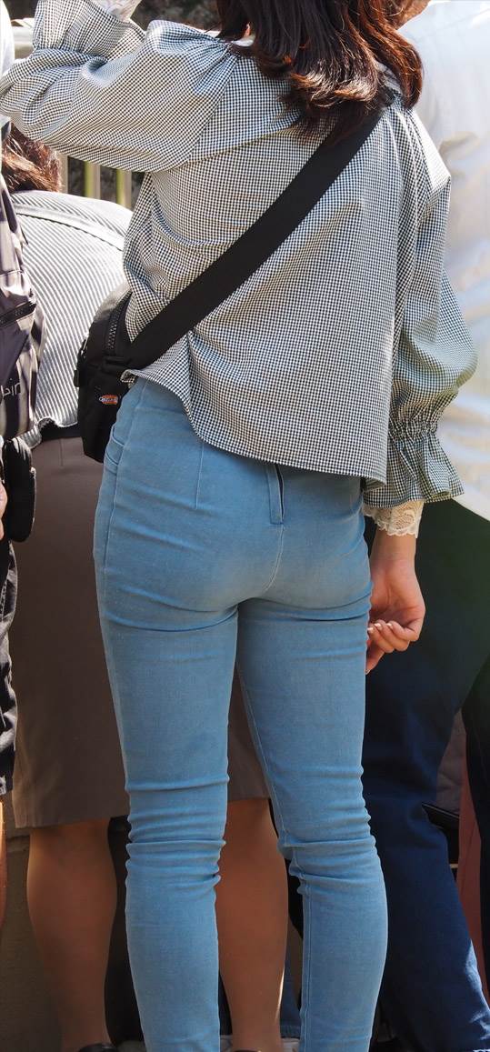 素人_大スキニー_青Gパン_盗撮_エロ画像12