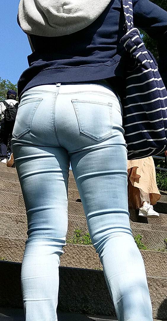 素人_大スキニー_青Gパン_盗撮_エロ画像15