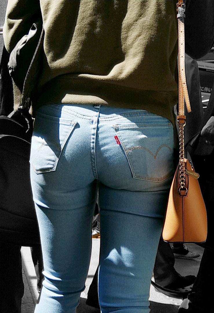 素人_大スキニー_青Gパン_盗撮_エロ画像17