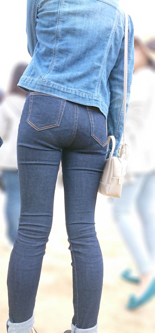 素人_スキニーデニム_街撮り_盗撮_エロ画像09