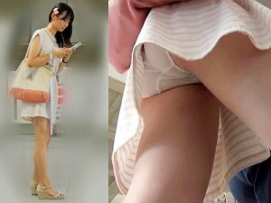【ワンピース逆さ撮り盗撮エロ画像】ミニワンピやロングワンピを着た女性の幼さ感じる綿パンツのクロッチ接写撮りｗｗ