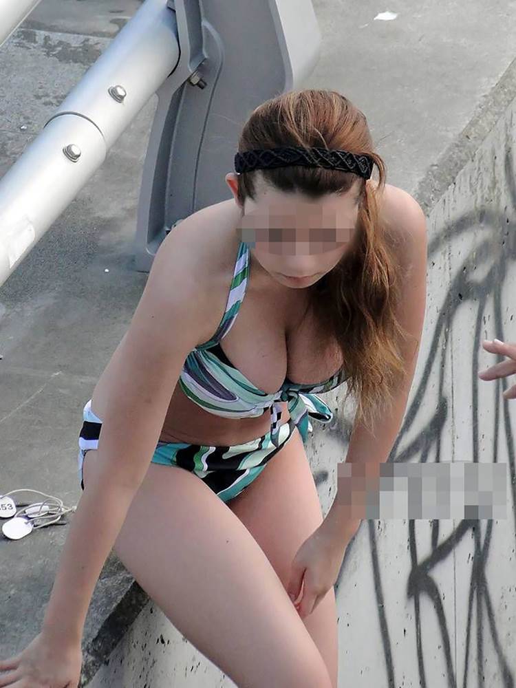 素人_ビキニ水着_巨乳_盗撮_エロ画像17