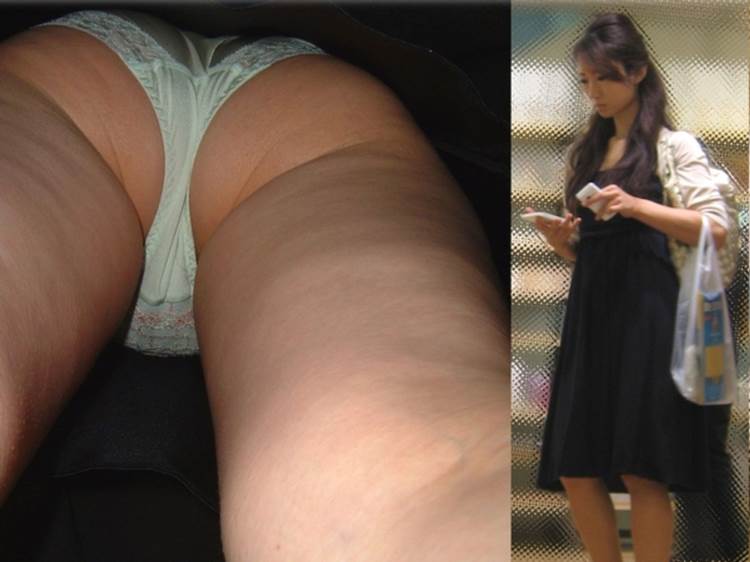 スマホ使用_素人_逆さ撮り_盗撮_エロ画像18