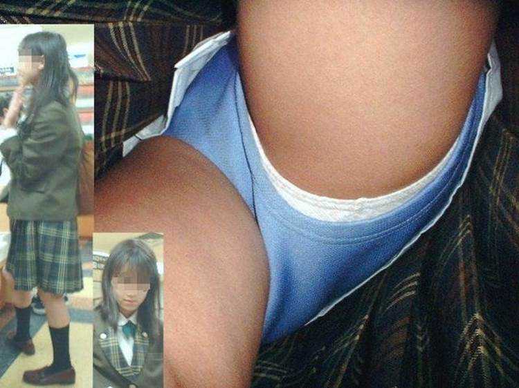 JK_逆さ撮り_青いパンツ_盗撮_エロ画像10