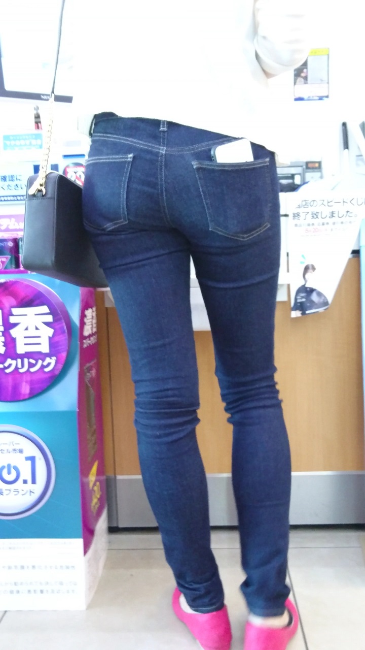スキニーデニム_デカ尻_街撮り_盗撮_エロ画像16