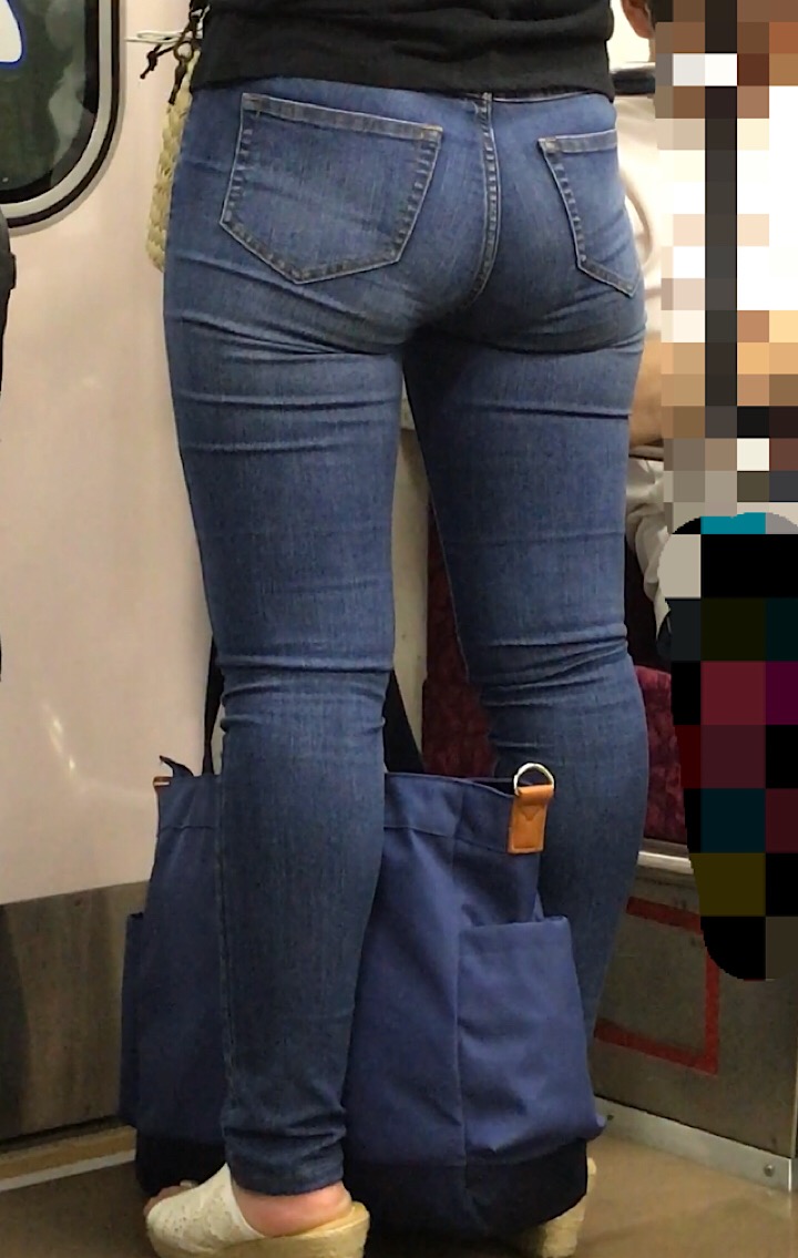スキニーデニム_デカ尻_街撮り_盗撮_エロ画像17