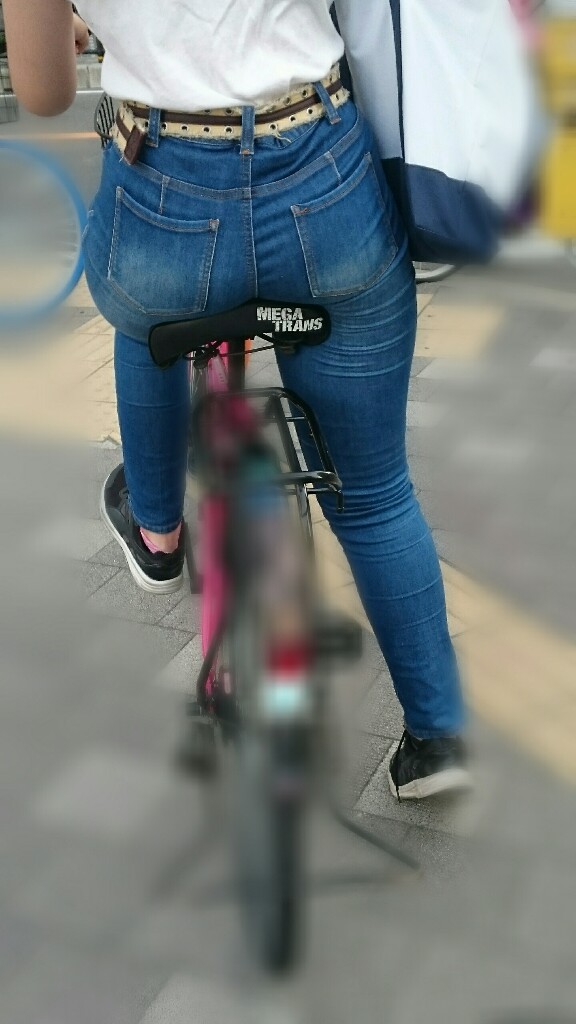 スキニーデニム_デカ尻_街撮り_盗撮_エロ画像19