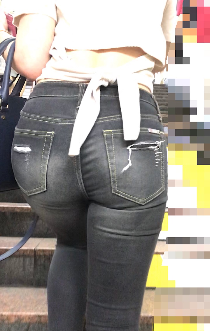 スキニーデニム_デカ尻_街撮り_盗撮_エロ画像15