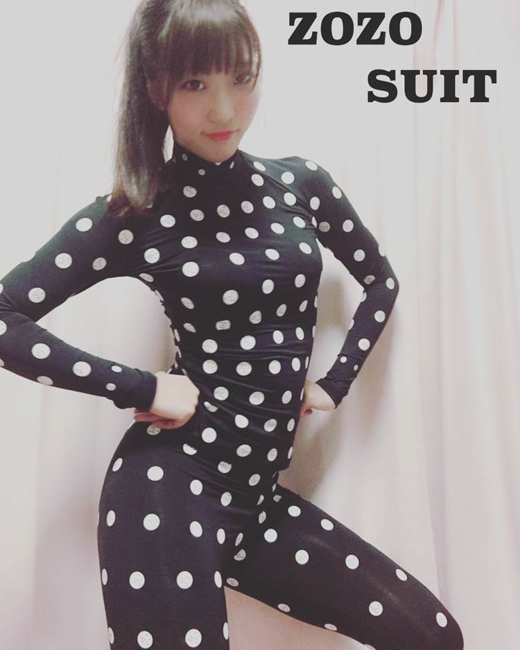 ZOZOスーツ_自撮り_エロ画像01