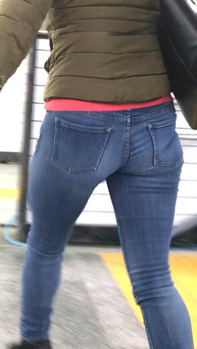 デニム_スキニー_街撮り盗撮_エロ画像07