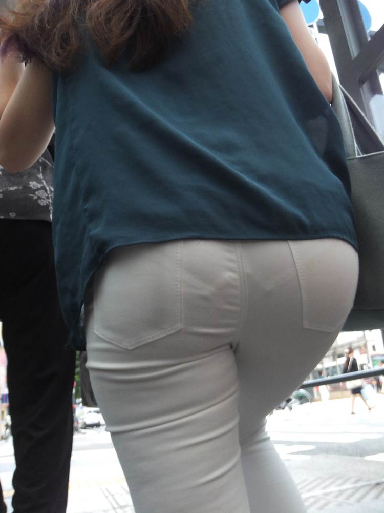 素人_白パンツ_街撮り_盗撮_エロ画像21