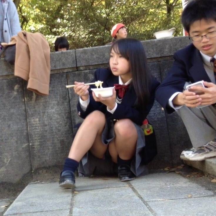 JK_座りパンチラ_盗撮_エロ画像19
